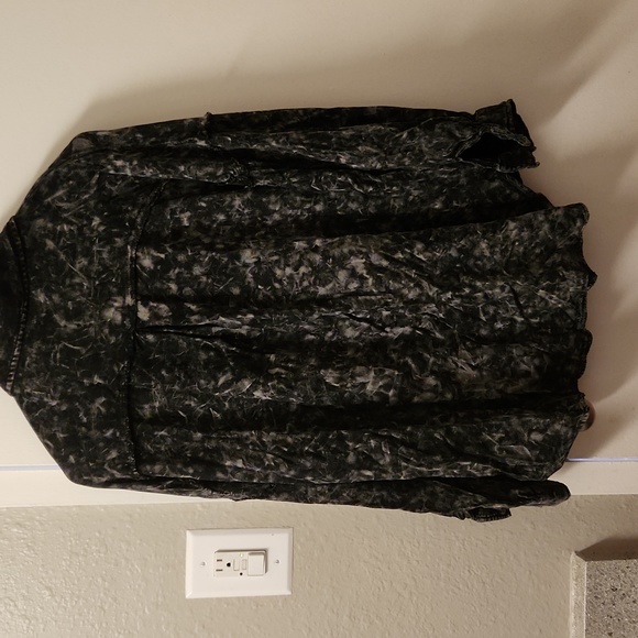 Michelle Mae, Amber acid wash button up size XL 100% rayon - Picture 8 of 10